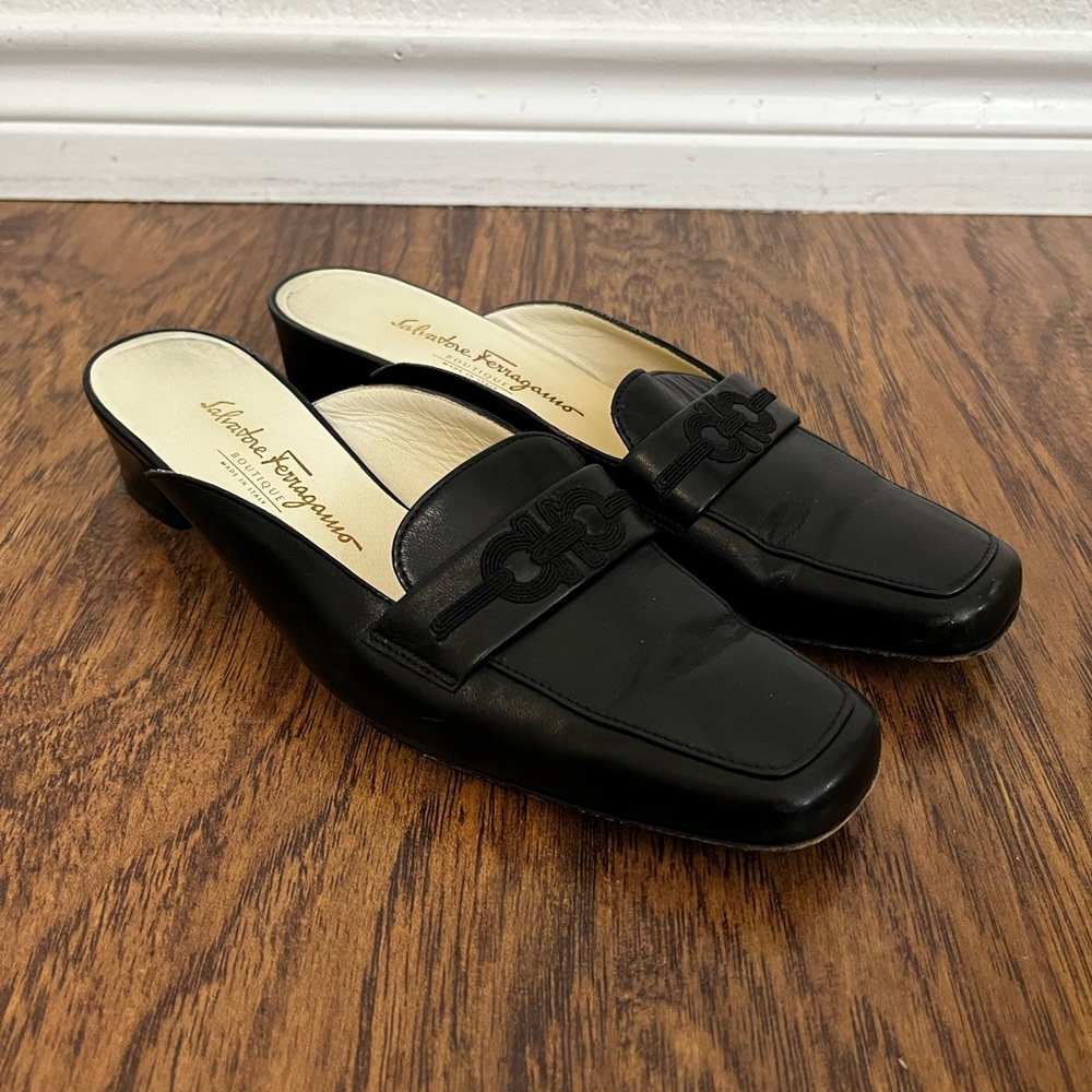 Vintage Salvatore Ferragamo Marcella Leather Black Mules Size 7.5
